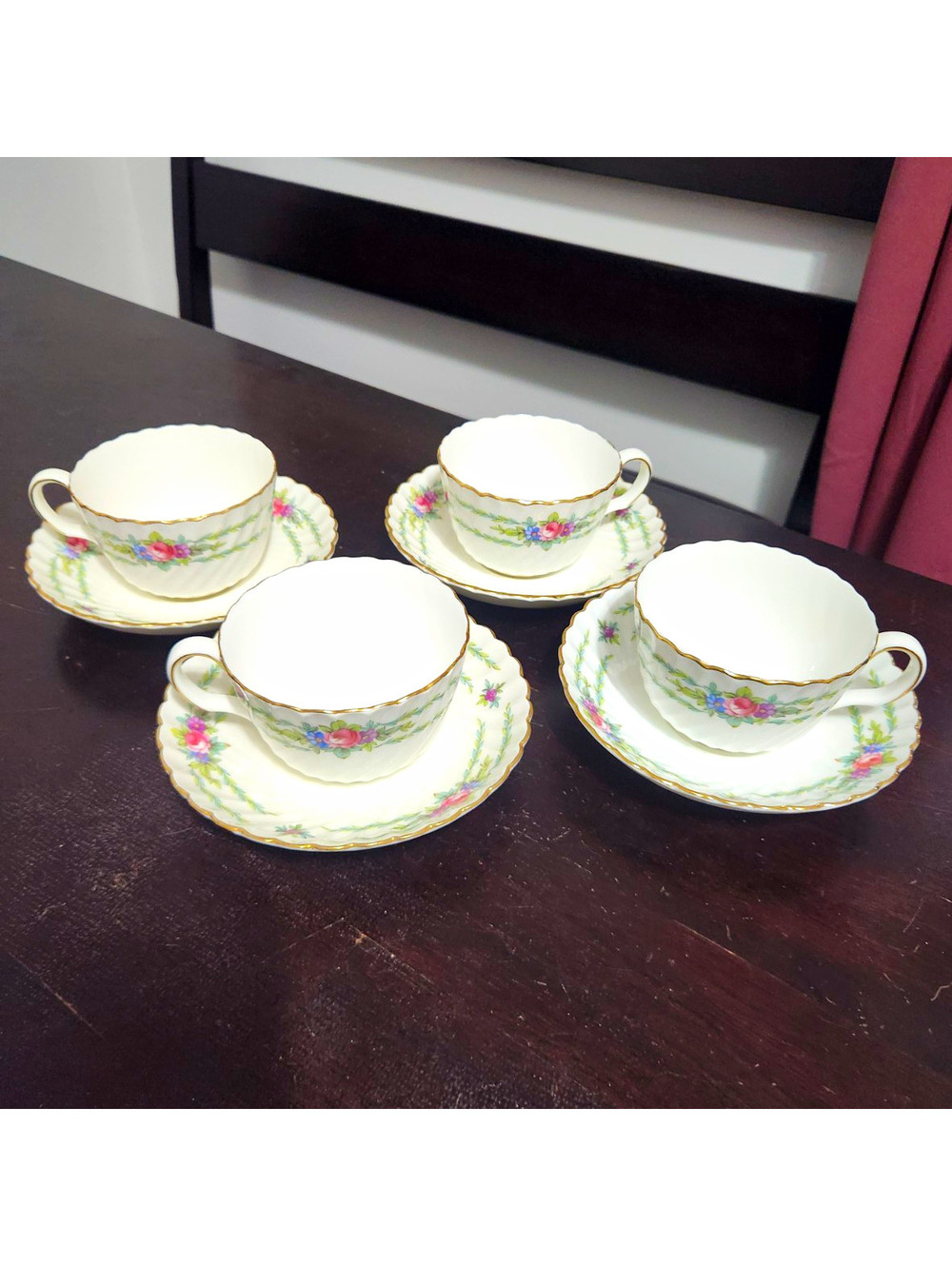 Mintons Chiltern Set Of 4 Floral Painted Porcelain Cup & Saucer Set, White/Gold